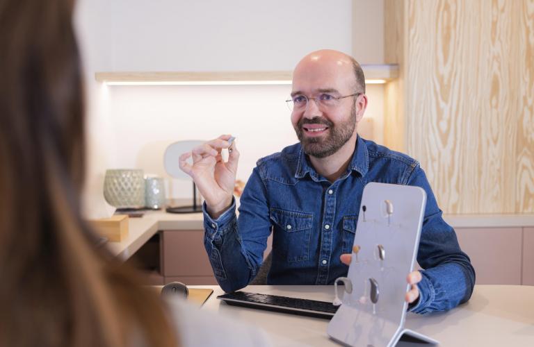 COMMERCIEEL MEDEWERKER HOREN